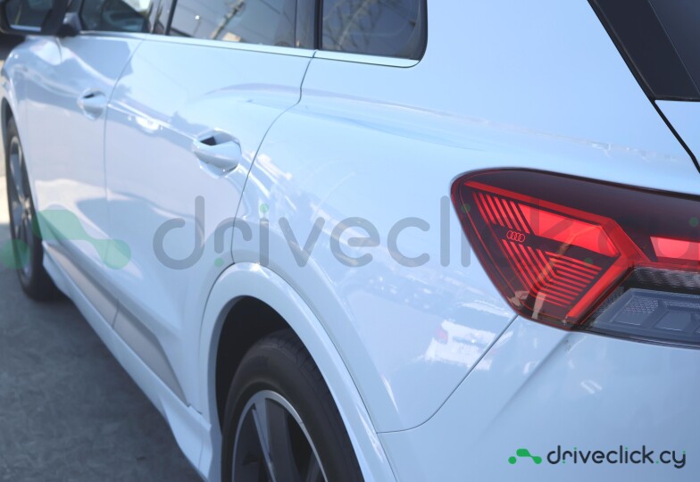 Audi Q4 e-tron White