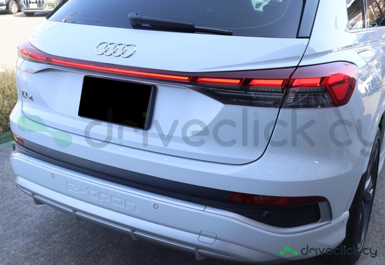 Audi Q4 e-tron White