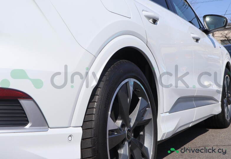 Audi Q4 e-tron White
