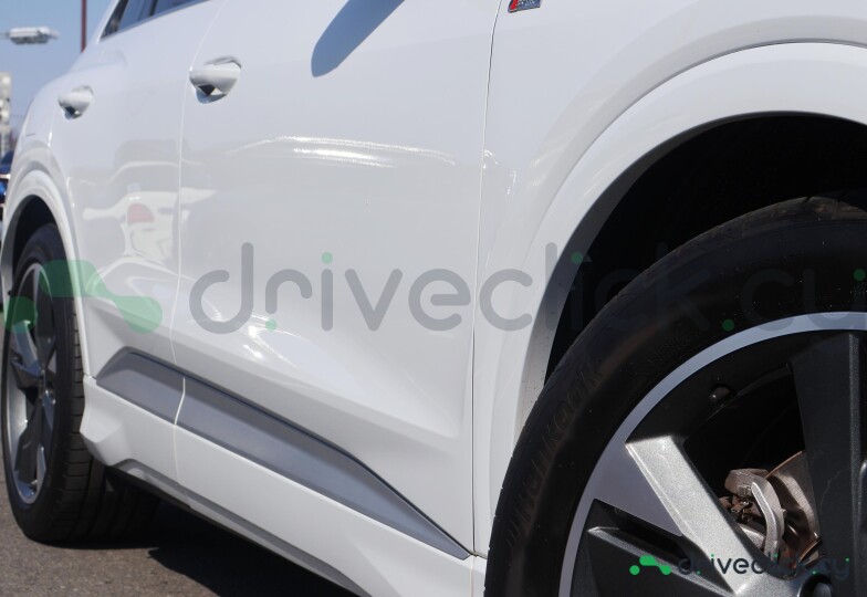 Audi Q4 e-tron White