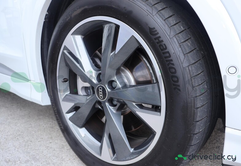 Audi Q4 e-tron White