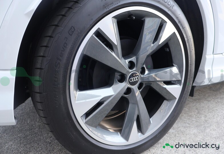 Audi Q4 e-tron White