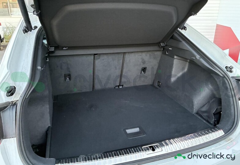 Audi Q3 Sportback Белый
