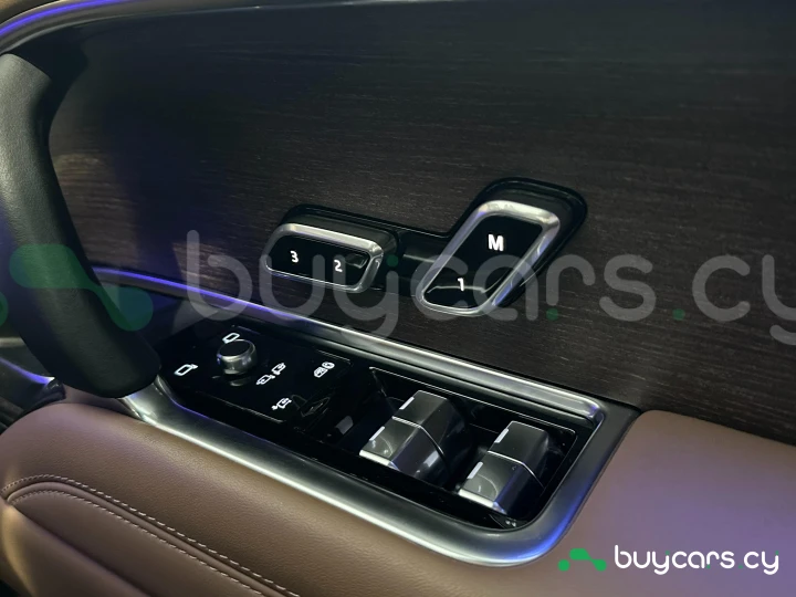 Land Rover Range Rover Black