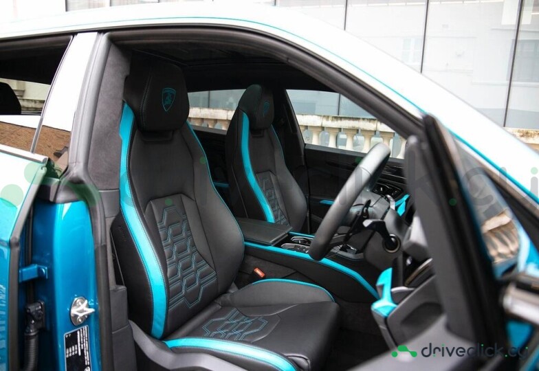 Lamborghini Urus Blue