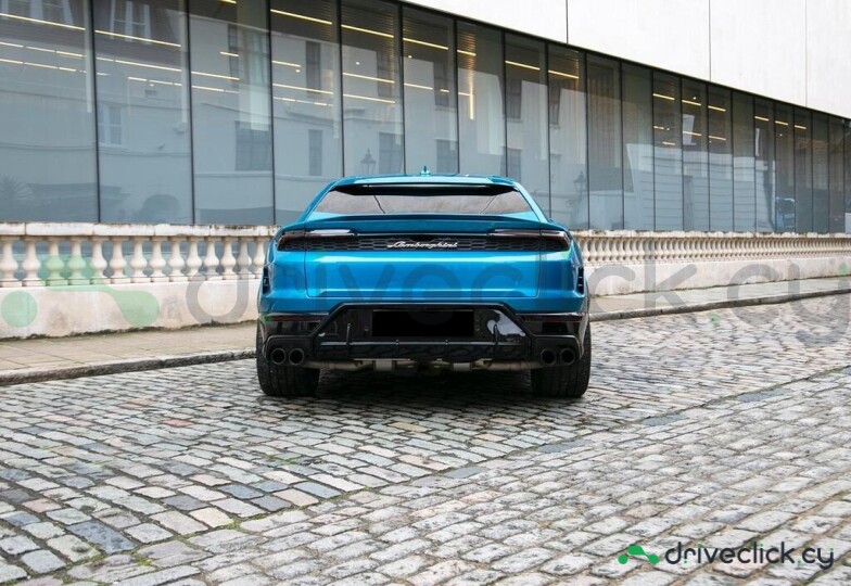 Lamborghini Urus Blue
