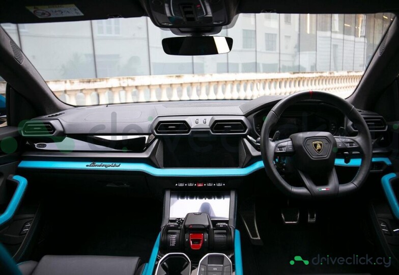 Lamborghini Urus Blue