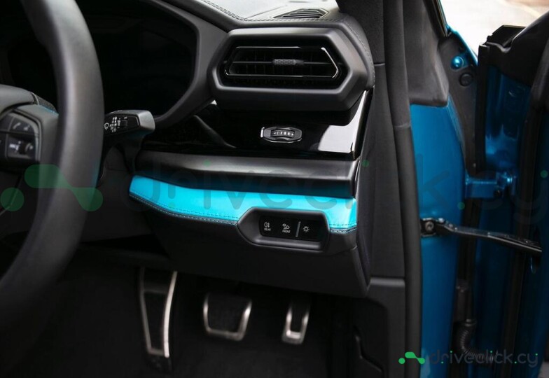 Lamborghini Urus Blue