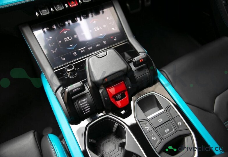 Lamborghini Urus Blue
