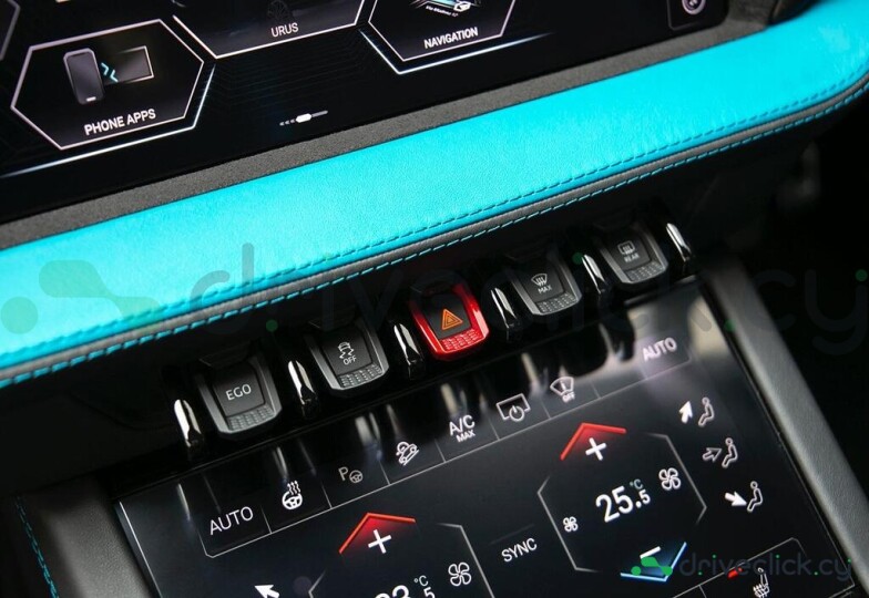 Lamborghini Urus Blue