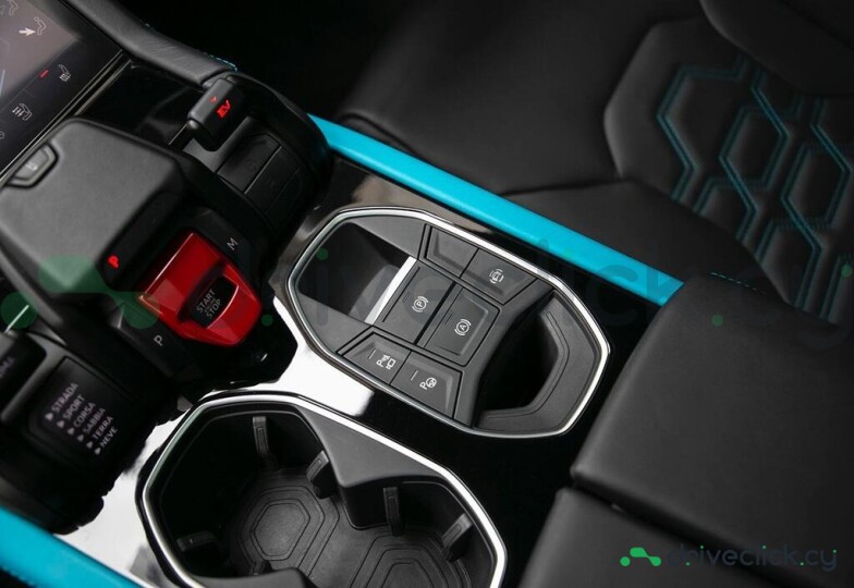 Lamborghini Urus Blue
