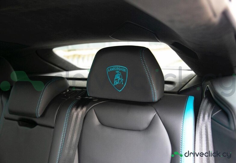 Lamborghini Urus Blue