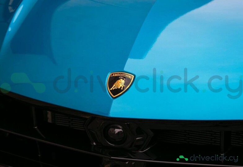Lamborghini Urus Blue