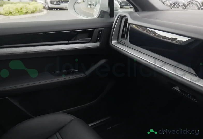 Porsche Cayenne Coupe Серый