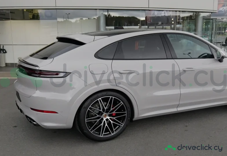 Porsche Cayenne Coupe Серый