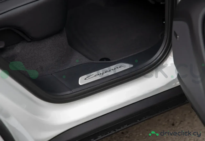 Porsche Cayenne Coupe Белый