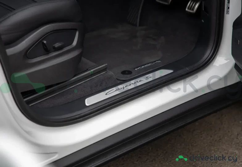 Porsche Cayenne Coupe Белый