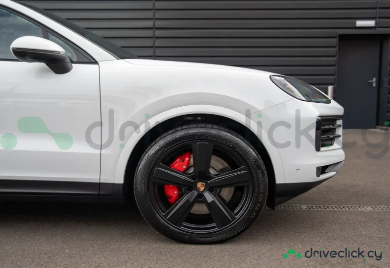 Porsche Cayenne Coupe Белый