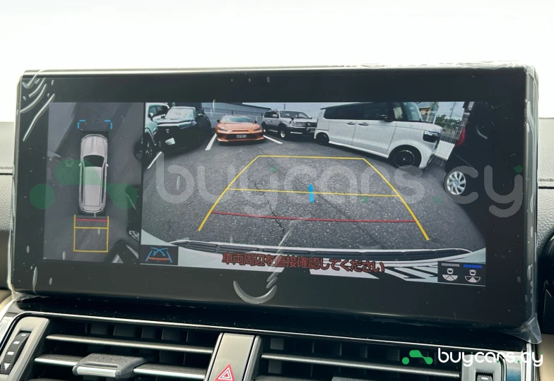 Toyota Land Cruiser 300 Белый