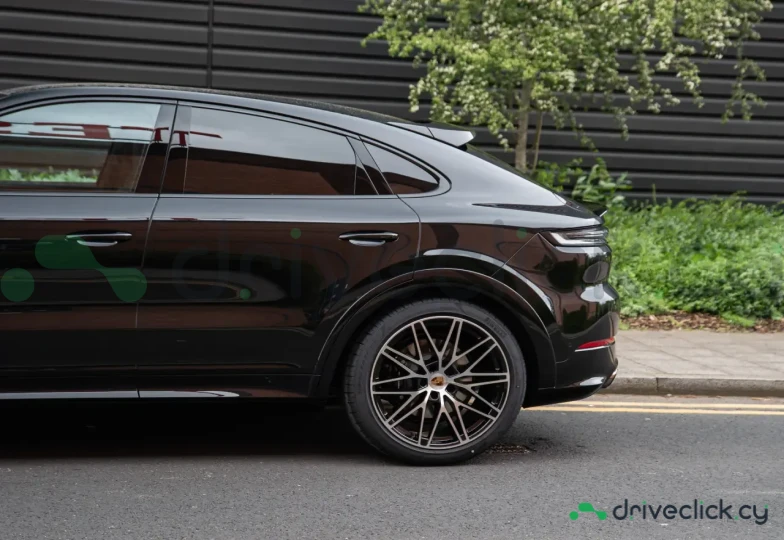 Porsche Cayenne Coupe Черный