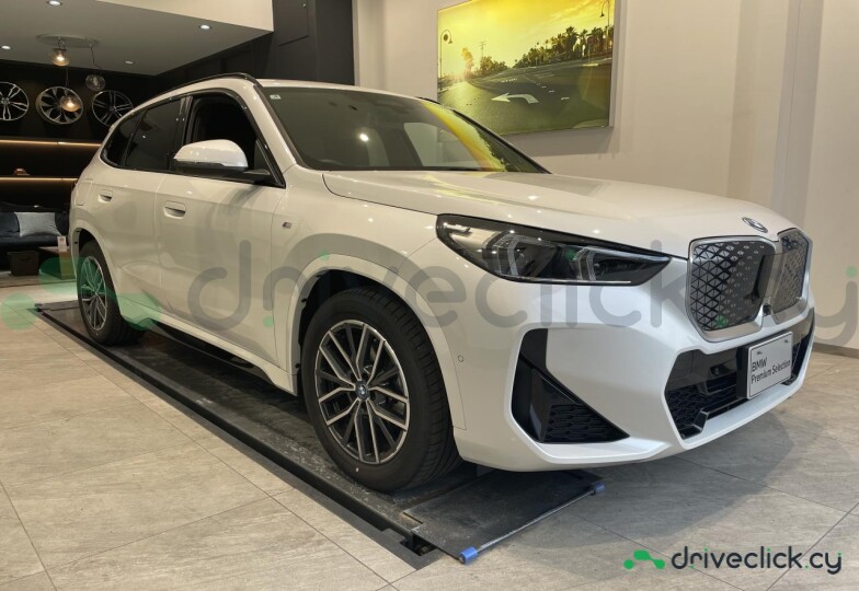 BMW iX1 White