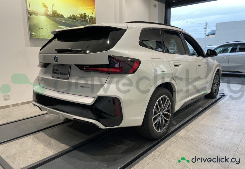 BMW iX1 White