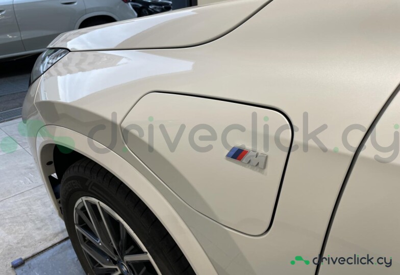BMW iX1 White