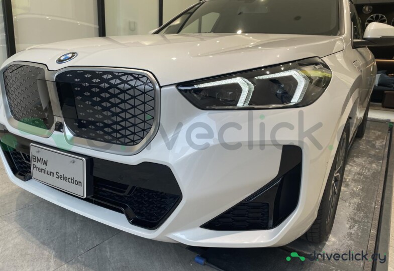 BMW iX1 White