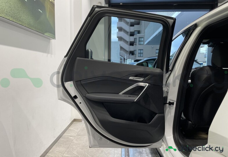 BMW iX1 White