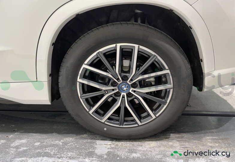 BMW iX1 White