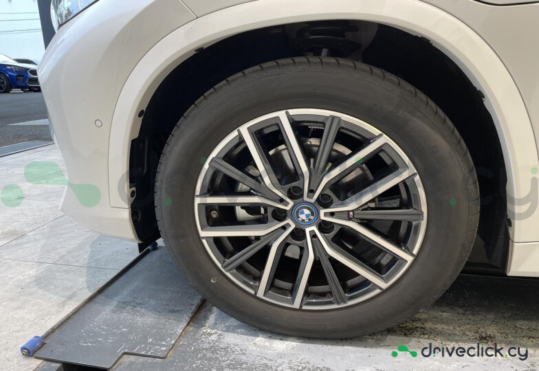 BMW iX1 White