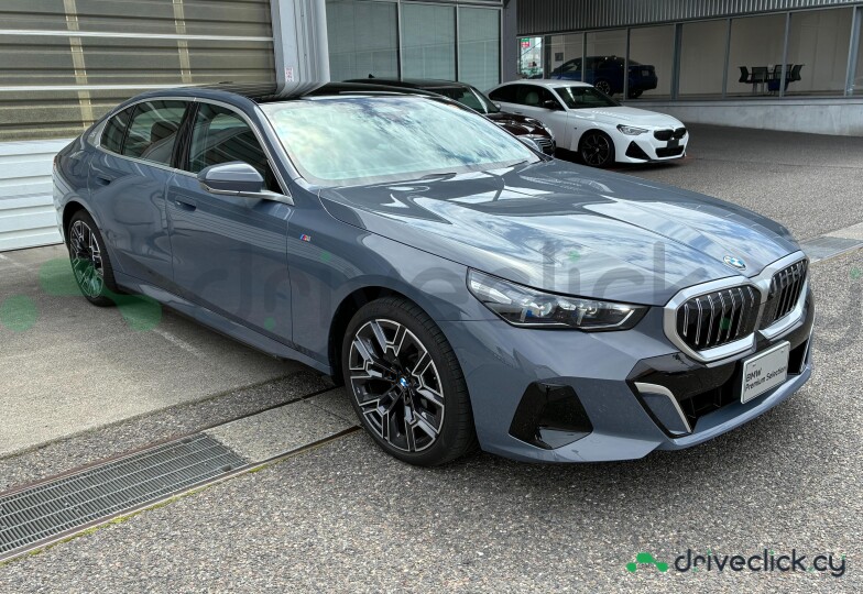 BMW 5 series Blue