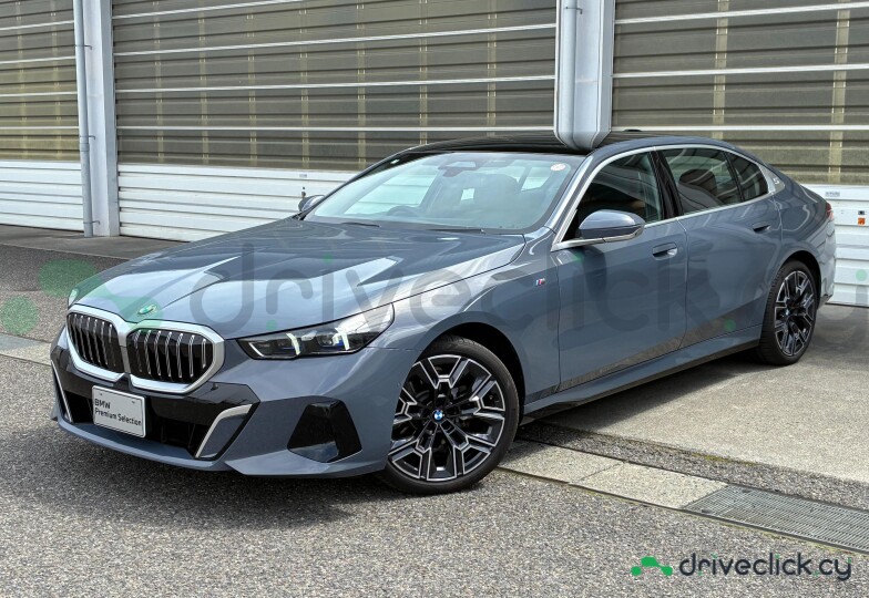 BMW 5 series Blue
