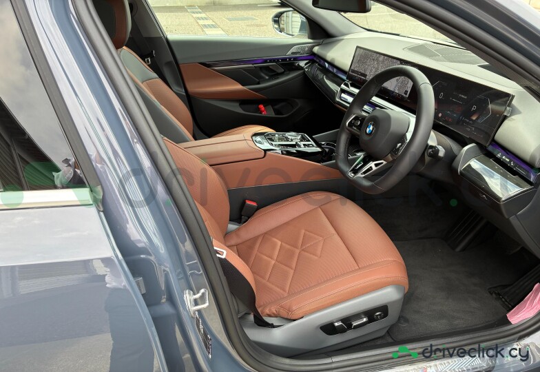 BMW 5 series Blue