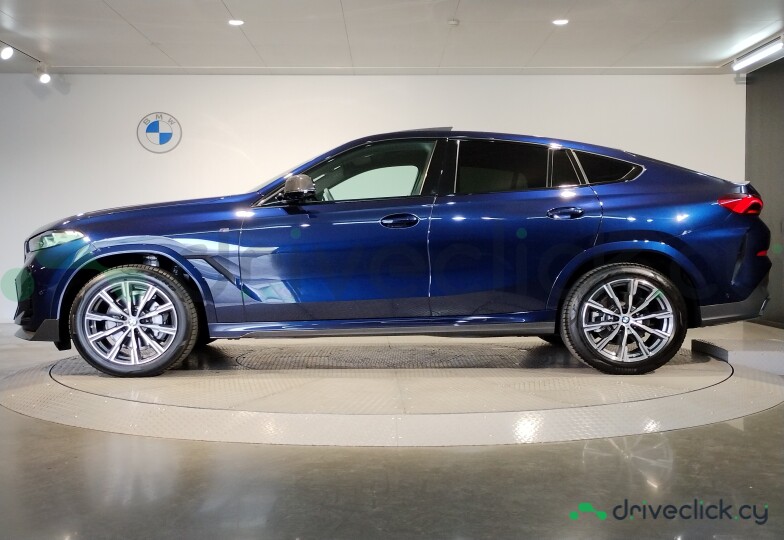 BMW X6 Blue