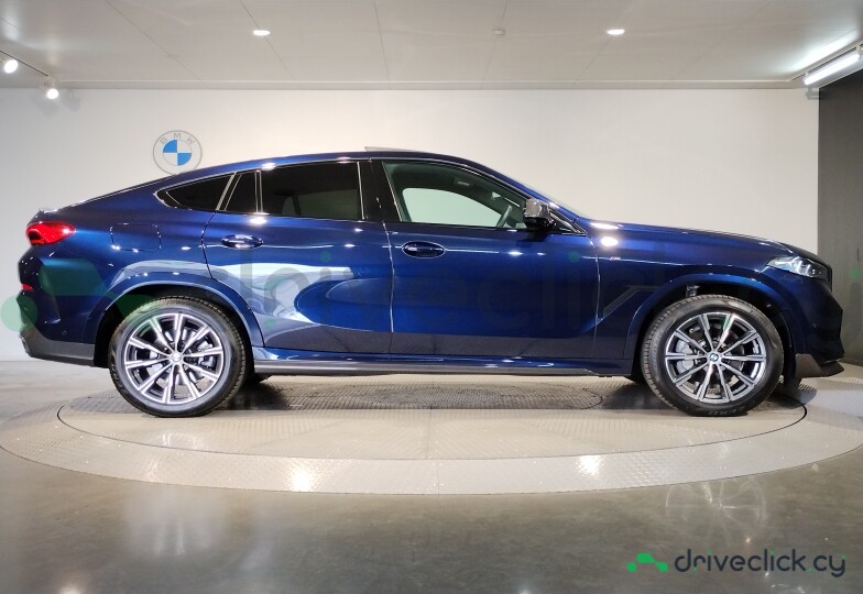 BMW X6 Blue