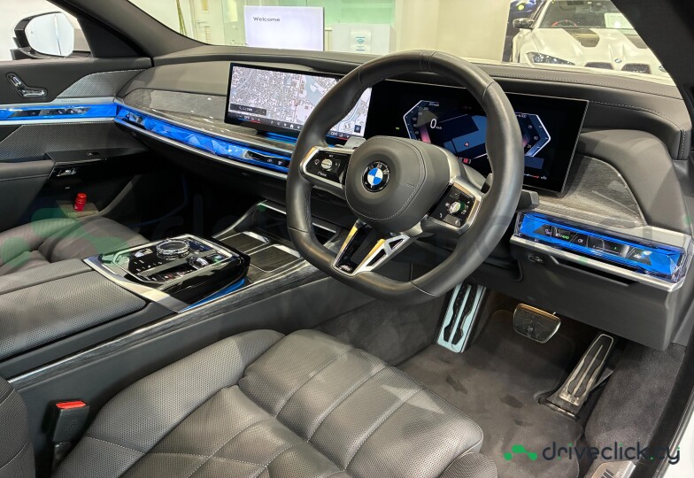 BMW 7 series White