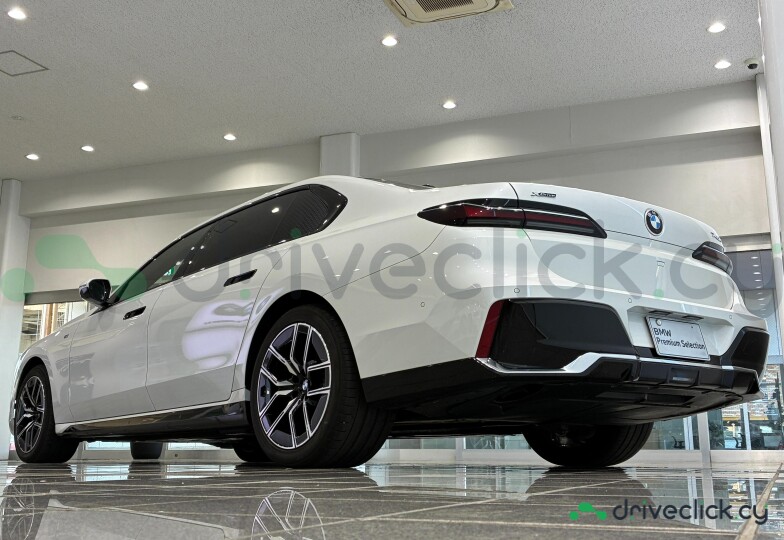 BMW 7 series White