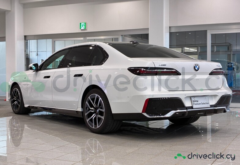 BMW 7 series White