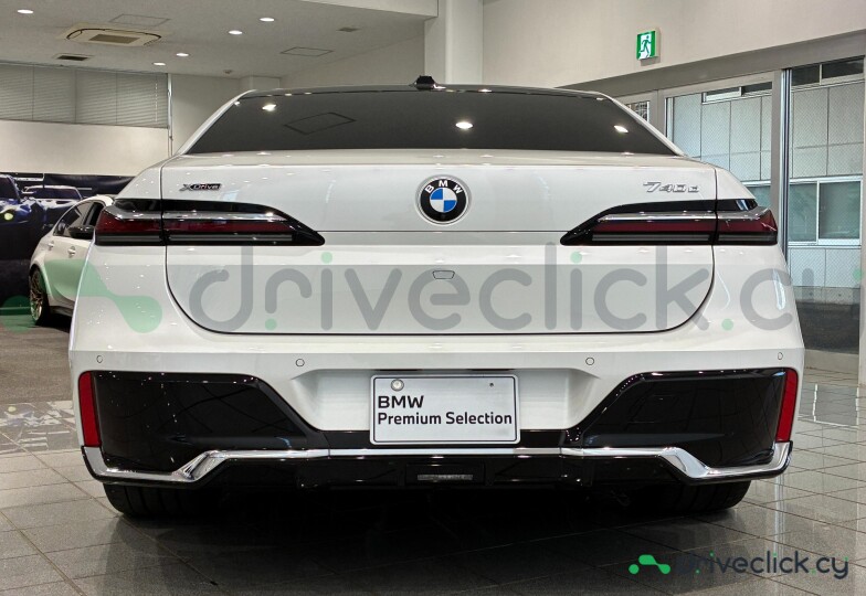 BMW 7 series White