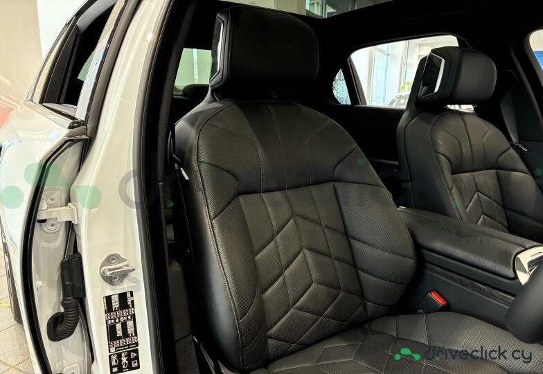 BMW 7 series White