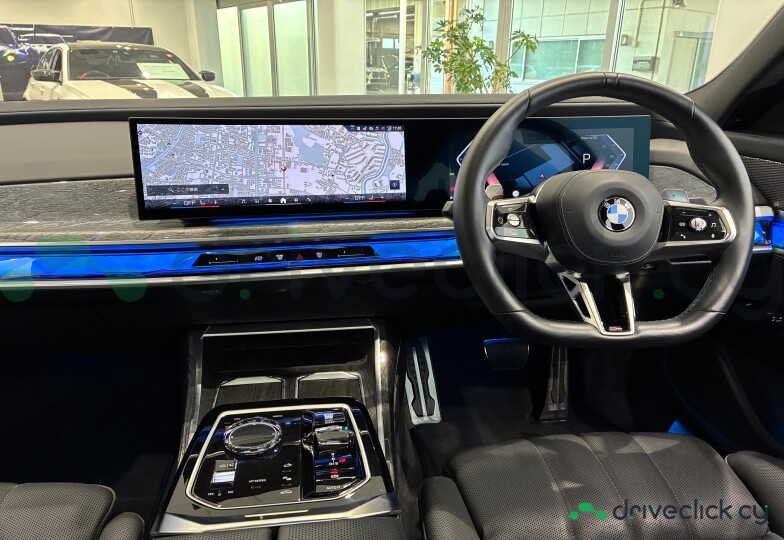 BMW 7 series White