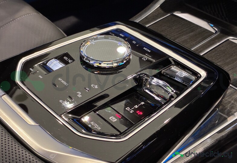 BMW 7 series White