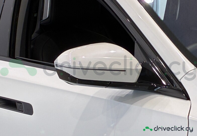BMW 7 series White