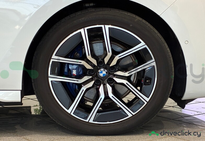 BMW 7 series White