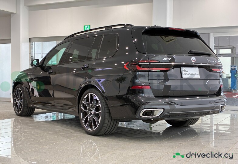 BMW X7 Black