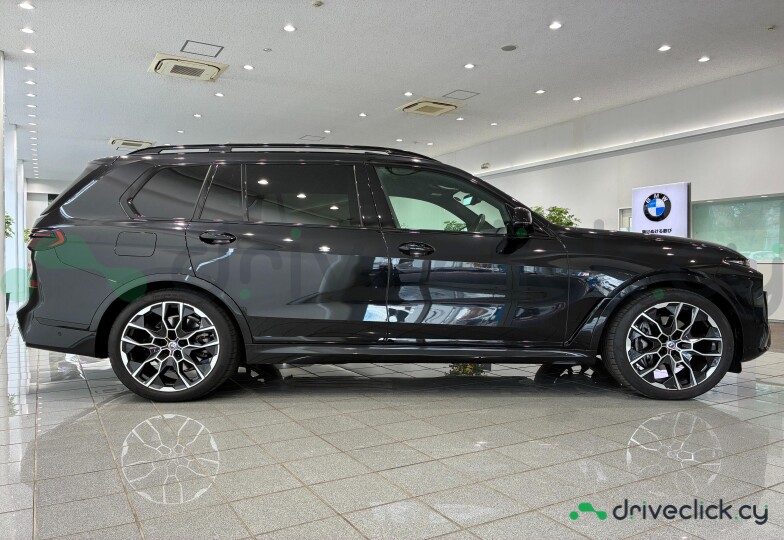BMW X7 Black