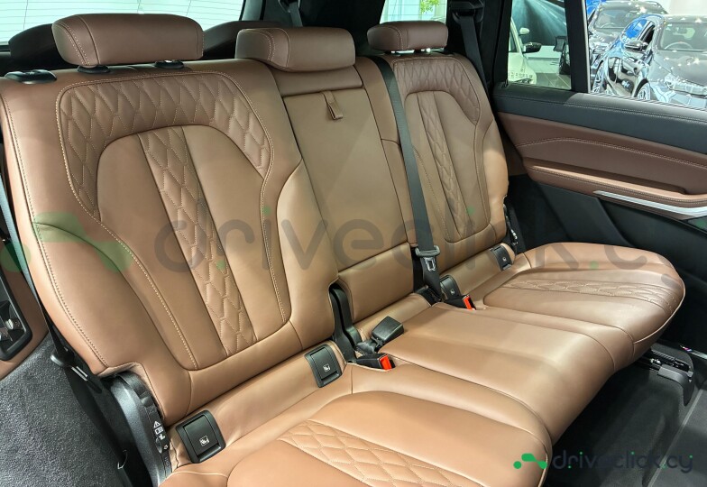 BMW X7 Black