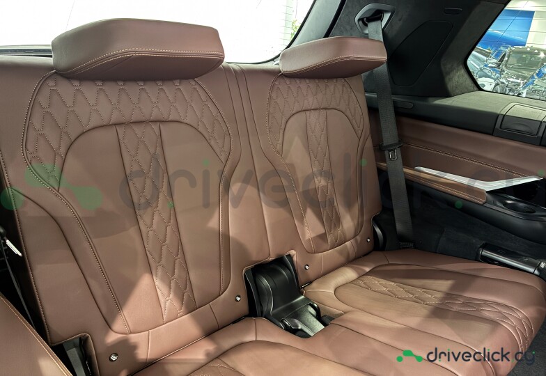 BMW X7 Black