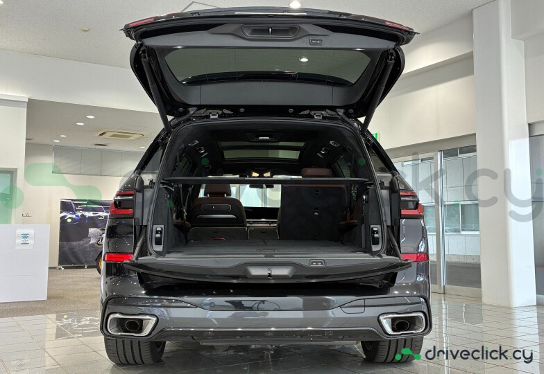 BMW X7 Black